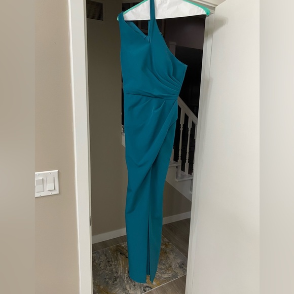 Sea foam green/blue formal dress. Only worn once as a mother of the bride dress - Picture 9 of 9